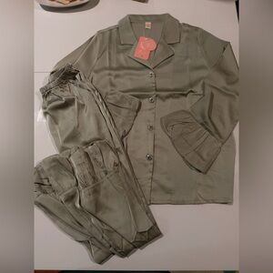Green pajama set sz small nwt